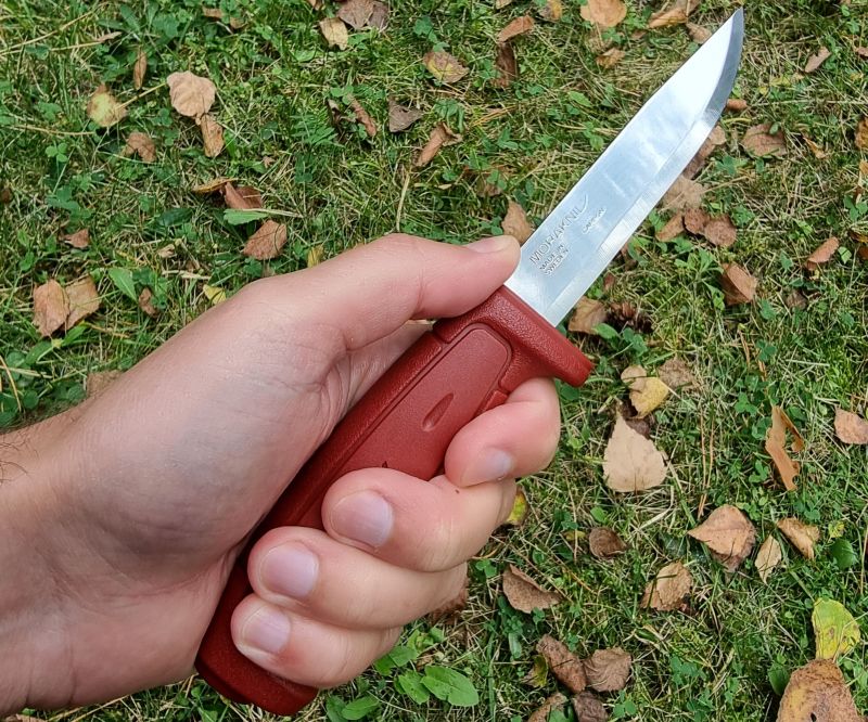nóż mora morakniv basic